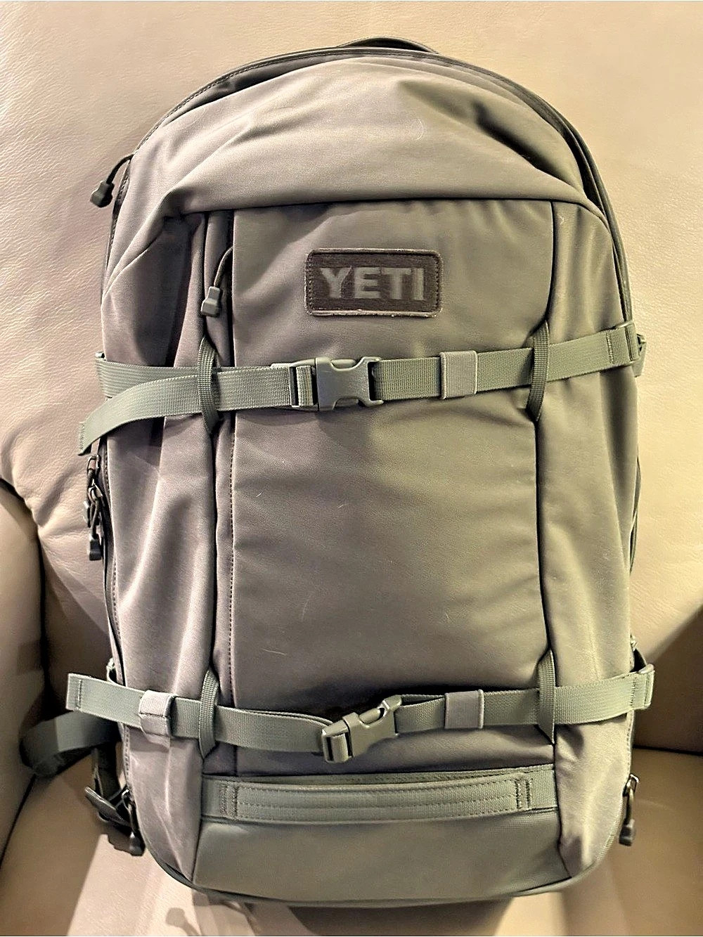 YETI Crossroads 27L Backpack in Green